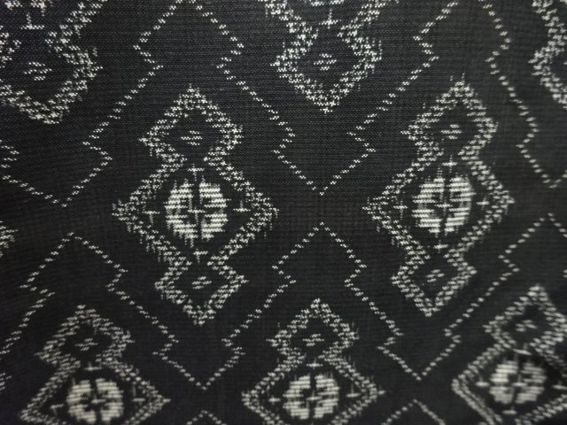 JAPANESE KIMONO / ANTIQUE MATSUKAWA-HISHI / FLORAL PATTERN / WOVEN- / 